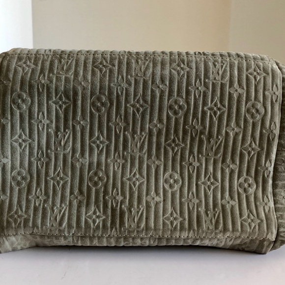 Louis Vuitton Limited Edition Jade Monogram Embossed Suede Whisper GM Bag - Picture 9 of 14